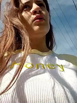 Snapshot of aytanna_torrez chatting on 10/21/25, 12:50 aytanna torrez online show from 10/21/25, 12:50