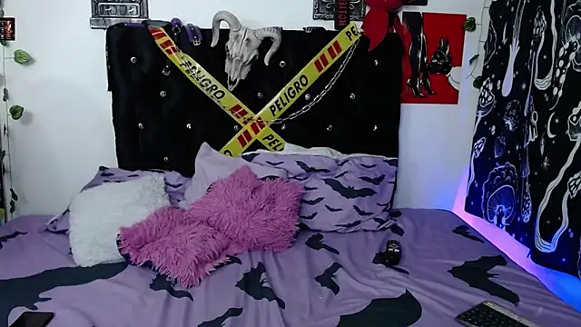 Snapshot of mayaREDdoll chatting on 02/12/26, 02:06 mayaREDdoll online show from 02/12/26, 02:06