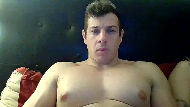 luca23millo90 online show from 10/02/25, 03:13