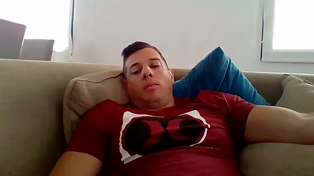 luca23millo90 online show from 10/19/25, 05:46