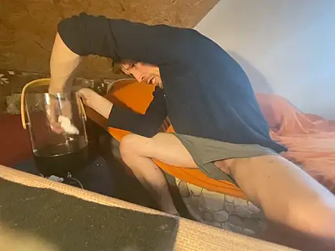 Salon1986 online show from 09/17/25, 01:57