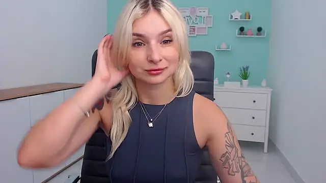 LilFleurish online show from 10/16/25, 04:24