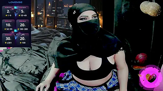 SultanaLayla online show from 11/06/25, 08:10