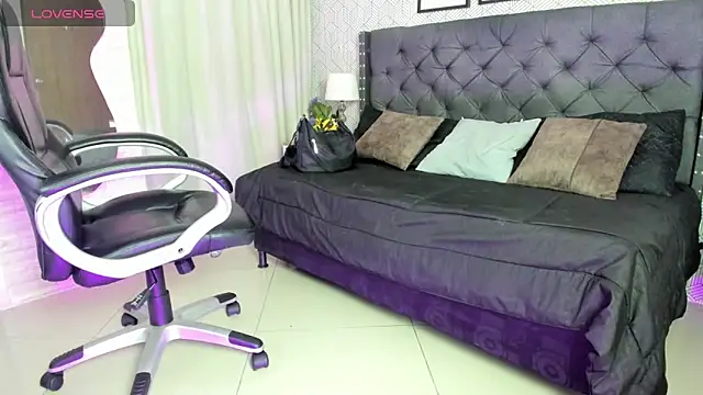 sweet  vanessa1 online show from 10/24/25, 03:25