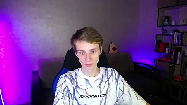 yes cute boy  online show from 11/01/25, 09:50