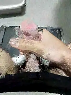 Snapshot of Trsc234 chatting on 11/17/25, 11:43 Trsc234 online show from 11/17/25, 11:43