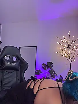 HATSUNE   online show from 12/04/25, 09:51