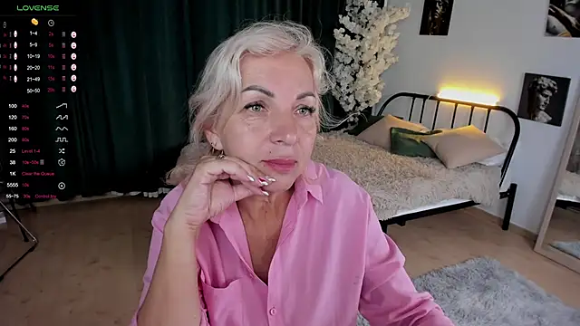 LiliaMoons online show from 09/09/25, 11:21