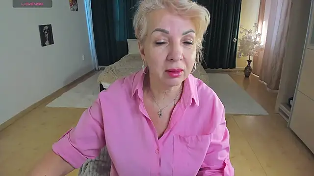 LiliaMoons online show from 03/10/26, 09:03