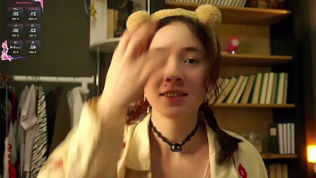 Snapshot of AlbertaClack chatting on 11/02/25, 11:45 AlbertaClack online show from 11/02/25, 11:45