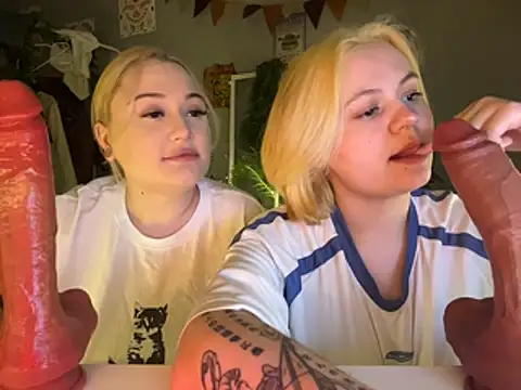 MoonIvy  online show from 02/19/26, 06:15