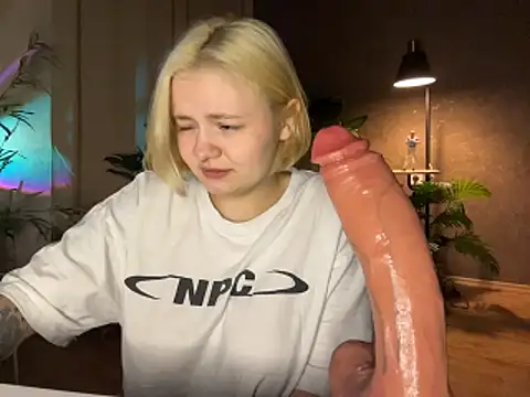 MoonIvy  online show from 04/24/26, 06:32