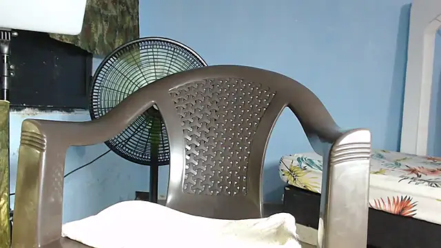 Snapshot of maggi_hotsson chatting on 11/14/25, 10:36 maggi hotsson online show from 11/14/25, 10:36