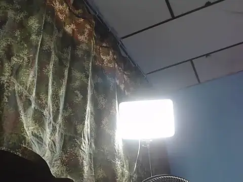 Snapshot of maggi_hotsson chatting on 11/25/25, 07:47 maggi hotsson online show from 11/25/25, 07:47