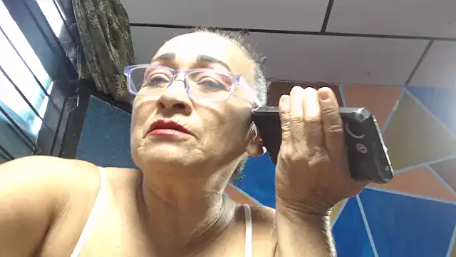 Snapshot of maggi_hotsson chatting on 01/07/26, 10:12 maggi hotsson online show from 01/07/26, 10:12