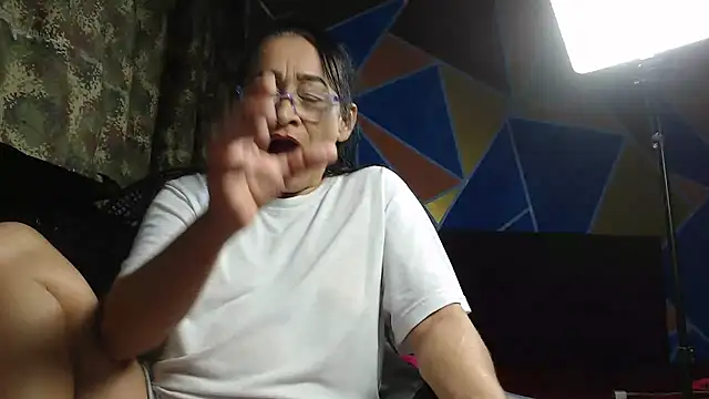 Snapshot of maggi_hotsson chatting on 01/08/26, 10:34 maggi hotsson online show from 01/08/26, 10:34