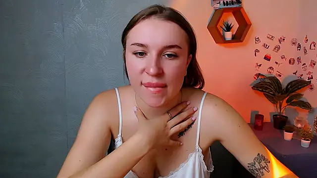 JuliaTopp  online show from 10/10/25, 07:40