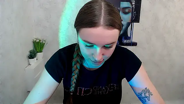 JuliaTopp  online show from 02/26/26, 06:56