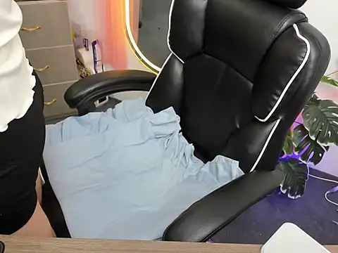 Xiao cute online show from 11/04/25, 03:22