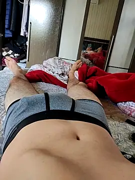 Snapshot of Gustavo198045 chatting on 10/27/25, 01:04 Gustavo198045 online show from 10/27/25, 01:04