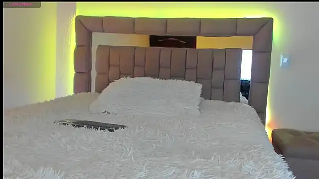 gabrielaponce11 online show from 10/05/25, 12:31