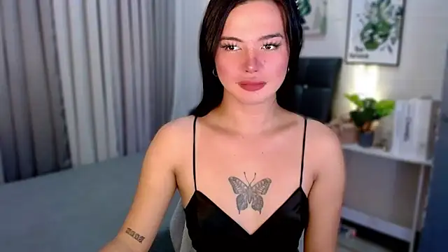 Snapshot of _SexyButterfly chatting on 10/25/25, 01:40  SexyButterfly online show from 10/25/25, 01:40