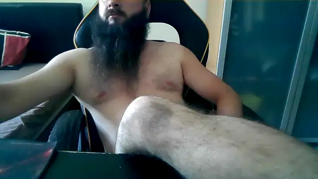 Snapshot of LondonMan1988 chatting on 07/16/26, 05:08 LondonMan1988 online show from 07/16/26, 05:08