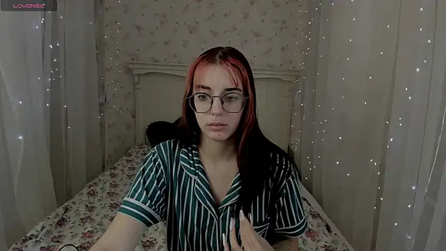 Snapshot of Leia_Moreno chatting on 10/09/25, 03:04 Leia Moreno online show from 10/09/25, 03:04