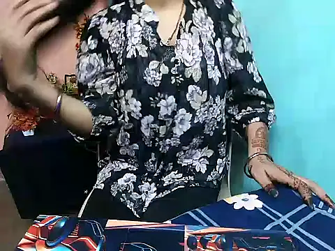 Snapshot of RIYA_SOOD chatting on 09/12/25, 05:29 RIYA SOOD online show from 09/12/25, 05:29