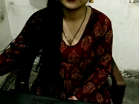 Snapshot of RIYA_SOOD chatting on 10/24/25, 05:20 RIYA SOOD online show from 10/24/25, 05:20