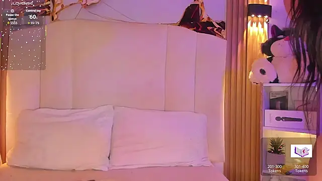 Snapshot of AgathaAtenea chatting on 09/23/25, 06:11 AgathaAtenea online show from 09/23/25, 06:11