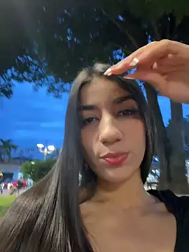 Snapshot of -juicy_ chatting on 07/04/26, 11:22 -juicy online show from 07/04/26, 11:22