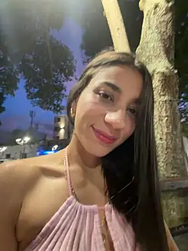 Snapshot of -juicy_ chatting on 07/30/26, 11:37 -juicy online show from 07/30/26, 11:37