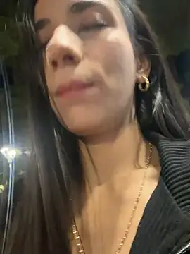 Snapshot of -juicy_ chatting on 08/01/26, 11:47 -juicy online show from 08/01/26, 11:47