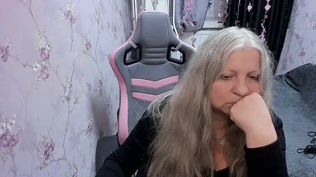 silver moon light online show from 09/24/25, 05:49