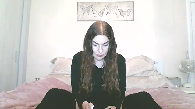 EllaKent online show from 02/02/26, 03:33