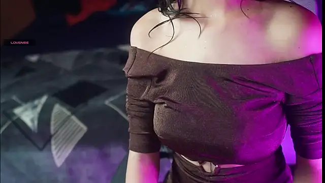 Snapshot of NidhiChandra chatting on 09/10/25, 11:43 NidhiChandra online show from 09/10/25, 11:43