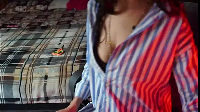 Snapshot of NidhiChandra chatting on 10/08/25, 08:01 NidhiChandra online show from 10/08/25, 08:01