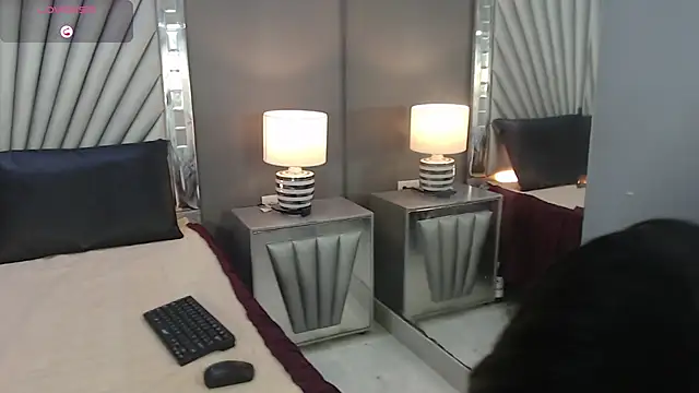 Snapshot of Bela_Jones chatting on 10/03/25, 03:25 Bela Jones online show from 10/03/25, 03:25