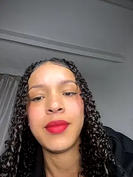 Yasmin777  online show from 11/21/25, 10:52