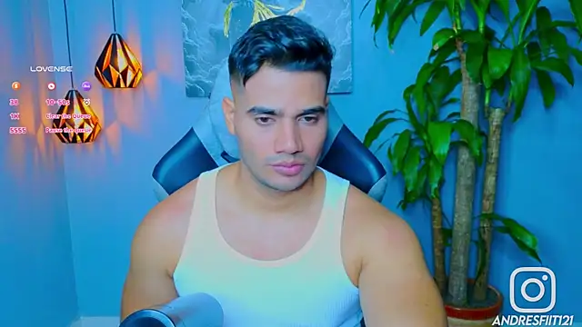 Snapshot of AndresR3 chatting on 09/20/25, 02:45 AndresR3 online show from 09/20/25, 02:45