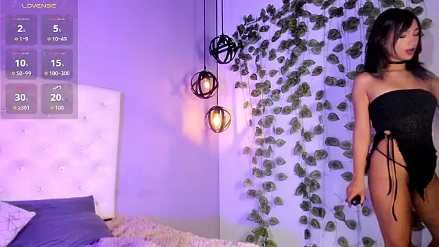 Snapshot of Nicollee_Heart chatting on 05/31/26, 02:13 Nicollee Heart online show from 05/31/26, 02:13