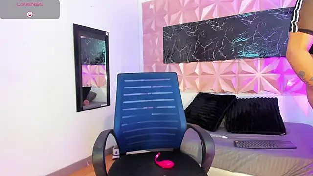 Scarlet fx online show from 11/24/25, 03:23