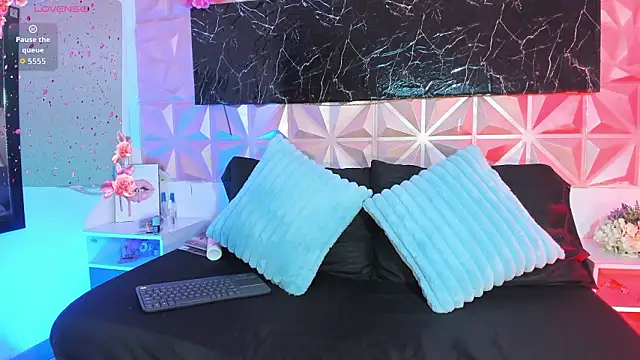 Scarlet fx online show from 02/05/26, 12:54