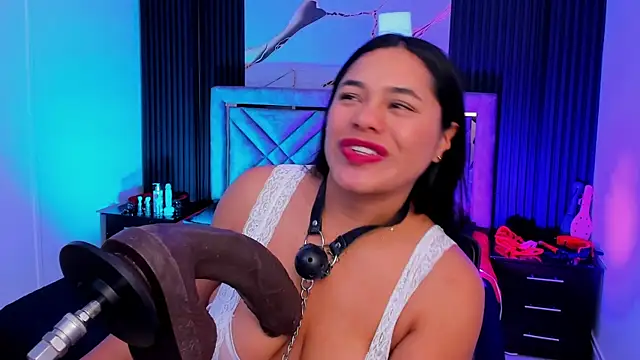 Issafoxx online show from 10/18/25, 02:18