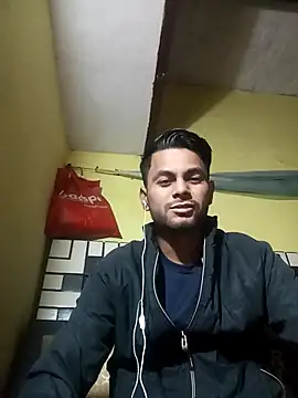 Snapshot of urdreamman chatting on 11/24/25, 03:28 urdreamman online show from 11/24/25, 03:28