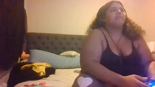 Snapshot of 1n0nlythroat chatting on 05/29/26, 04:43 1n0nlythroat online show from 05/29/26, 04:43