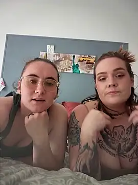 AndHerXO online show from 03/22/26, 04:21