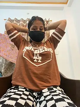 misharani00 online show from 10/17/25, 01:03