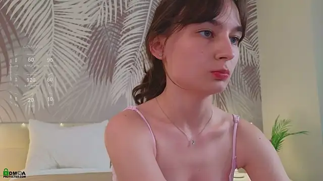 LolaPrise online show from 11/22/25, 01:43